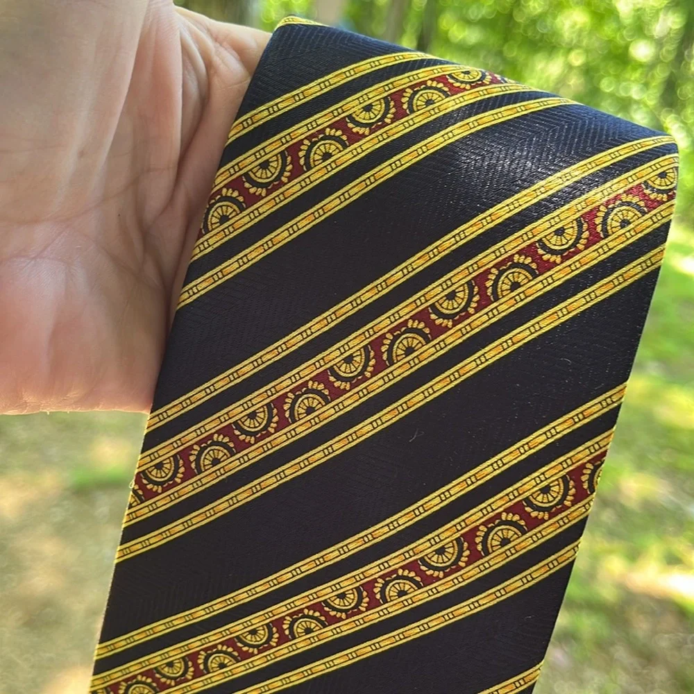 VINTAGE ZEUS STRIPED POLYESTER TIE BLUE RED GOLD